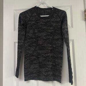 LULULEMON Women's Long Sleeve Top Gray Black Heathered Running size 6